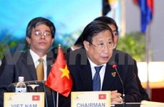 越南外交部长会见国际客人